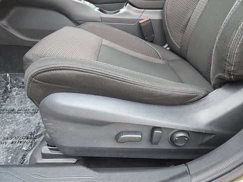 Used 2025 Subaru Outback Premium AWD/4WD image 24