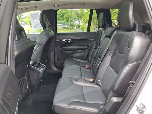 Used 2020 Volvo XC90 T5 Momentum w/ Protection Package Premier AWD/4WD image 10