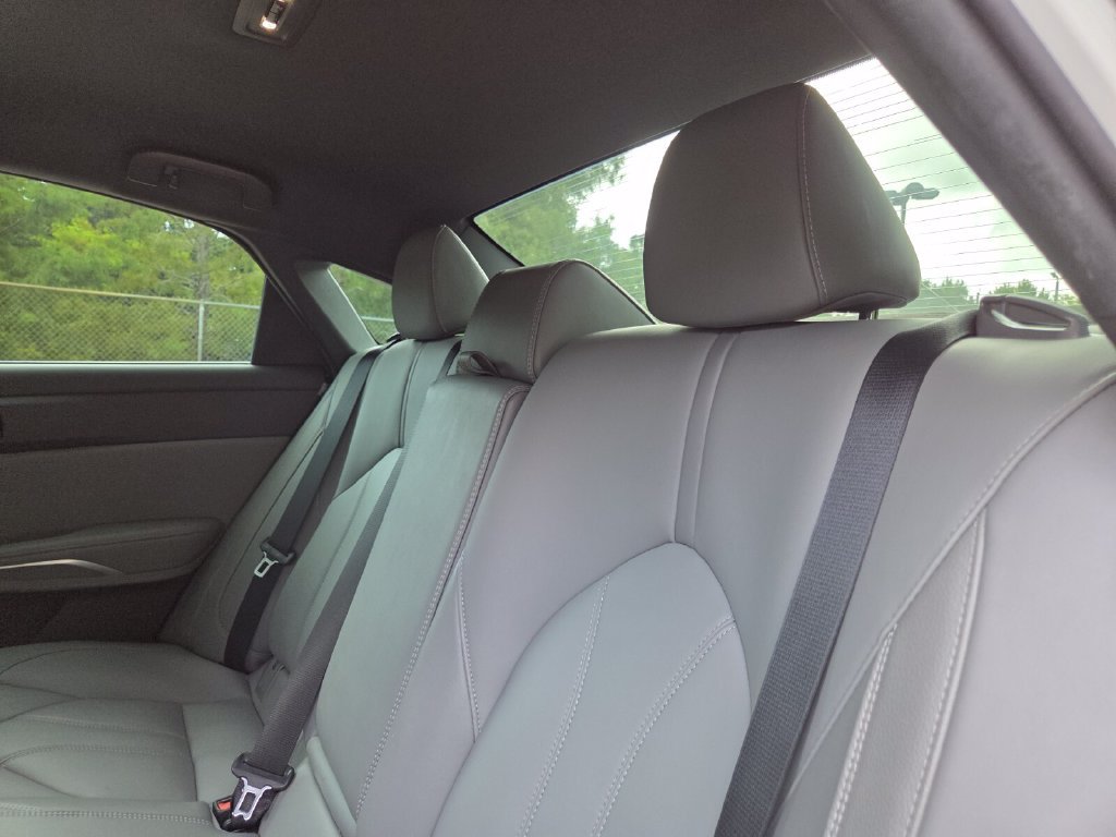 Used 2021 Toyota Avalon XLE FWD image 20