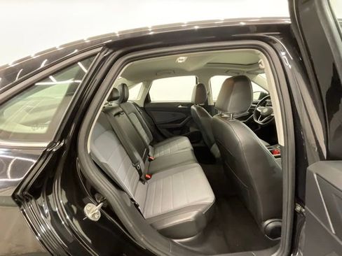 Used 2025 Volkswagen Jetta SE FWD image 25