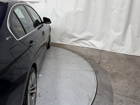 Used 2017 BMW 330e RWD image 13