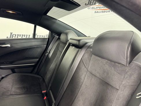 Used 2022 Dodge Charger Scat Pack w/ Dynamics Package image 28