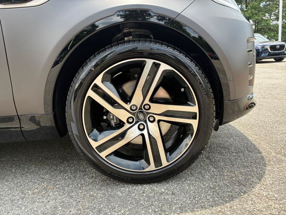 New 2026 Land Rover Discovery Limited Edition AWD/4WD image 25