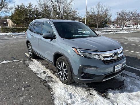 Certified 2022 Honda Pilot Touring image 3