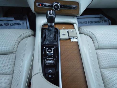 Used 2016 Volvo XC90 T6 Inscription image 25