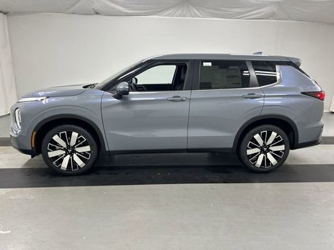 New 2026 Mitsubishi Outlander SE AWD/4WD image 6