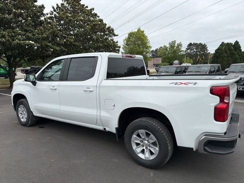Used 2025 Chevrolet Silverado 1500 LT AWD/4WD image 5
