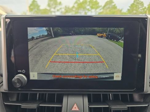 Used 2025 Toyota RAV4 XLE FWD image 18