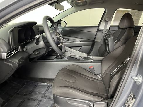Used 2023 Hyundai Elantra SEL image 11