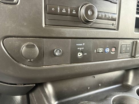Used 2019 Chevrolet Express 3500 LT w/ LT Preferred Equipment Group RWD image 4