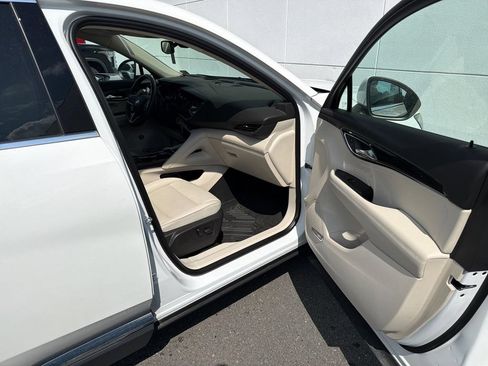 Used 2022 Buick Envision Essence w/ Technology Package I FWD image 12