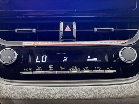 Used 2025 Toyota Corolla LE FWD image 13