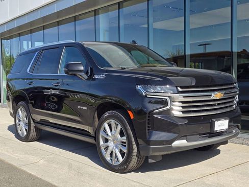 Used 2021 Chevrolet Tahoe High Country w/ Premium Package AWD/4WD image 7