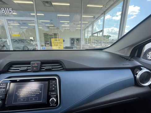 Used 2025 Nissan Versa SV FWD image 33