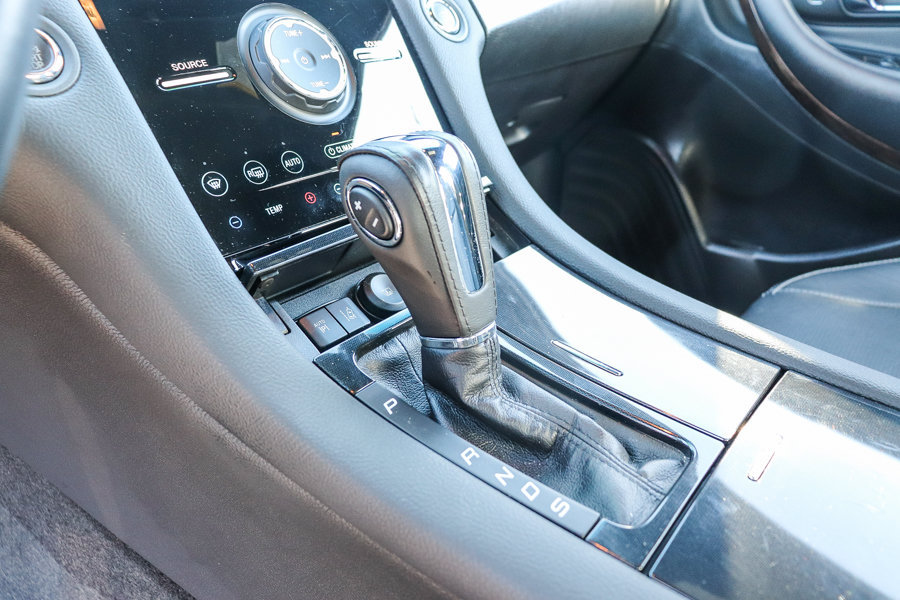 Used 2014 Ford Taurus Limited w/ Equipment Group 301A FWD image 21
