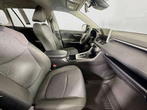 Certified 2025 Toyota RAV4 XLE FWD image 42