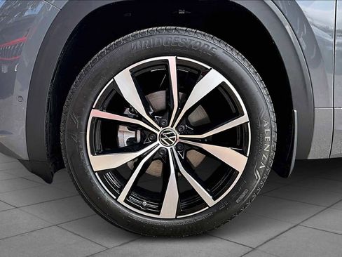 New 2026 Volkswagen Atlas Cross Sport SEL Premium R-Line image 11