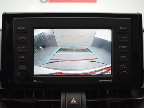 Used 2020 Toyota RAV4 XLE w/ XLE Grade Weather Package AWD/4WD image 17