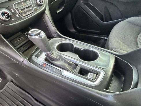 Used 2020 Chevrolet Equinox LT FWD image 13