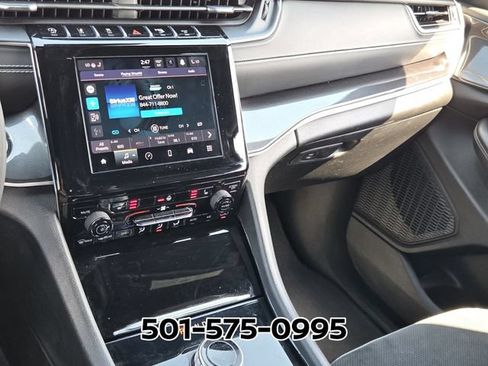 Used 2023 Jeep Grand Cherokee Altitude AWD/4WD image 26