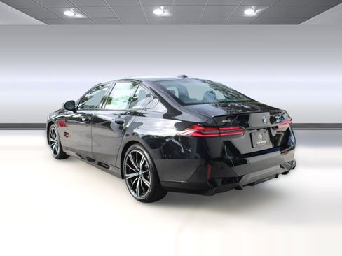 Used 2026 BMW 530i xDrive w/ Executive Package AWD/4WD image 3