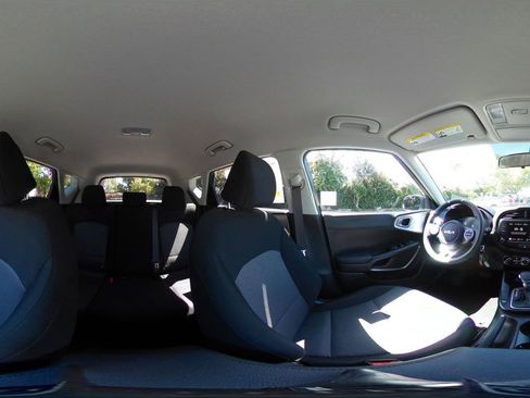 Used 2025 Kia Soul LX w/ LX Technology Package FWD image 40