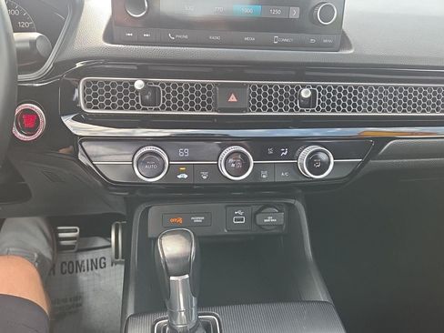 Used 2022 Honda Civic Sport image 11
