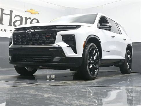 Used 2024 Chevrolet Traverse RS w/ LPO, Floor Liner Package image 4