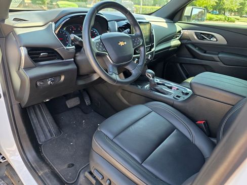 Certified 2023 Chevrolet Traverse LT FWD image 11