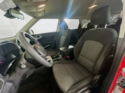 Used 2020 Kia Soul S FWD image 13