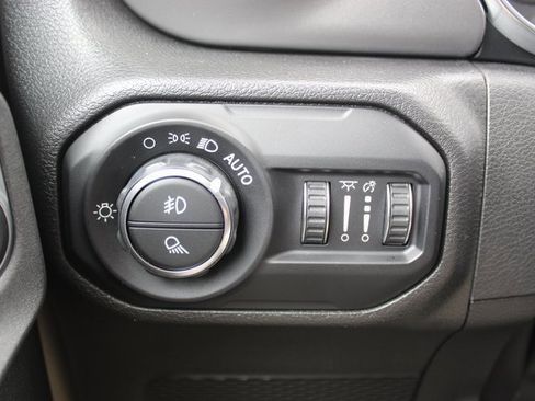 Used 2022 Jeep Gladiator Sport image 14