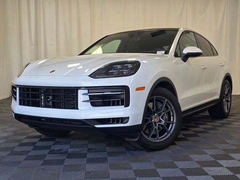 Certified 2025 Porsche Cayenne Coupe image 1