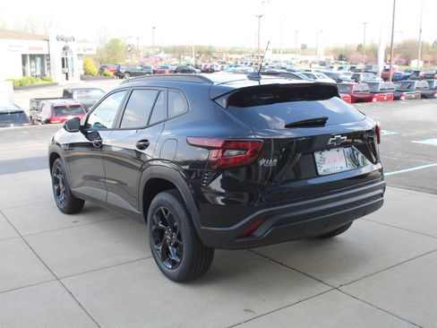 New 2026 Chevrolet Trax LT w/ Driver Confidence Package image 5