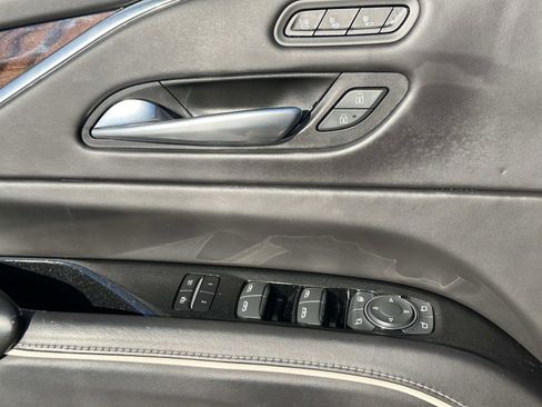 Certified 2022 Cadillac Escalade Premium Luxury Platinum image 22