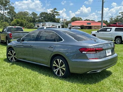 Used 2022 Volkswagen Passat 2.0T SE image 9