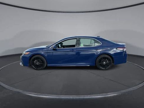 Used 2024 Toyota Camry XSE FWD image 5