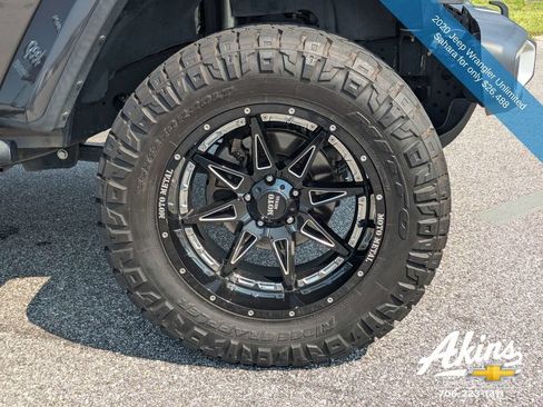 Used 2020 Jeep Wrangler Unlimited Sahara AWD/4WD image 11
