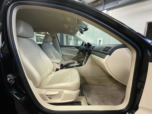 Used 2014 Volkswagen Passat 2.5 SE FWD image 25