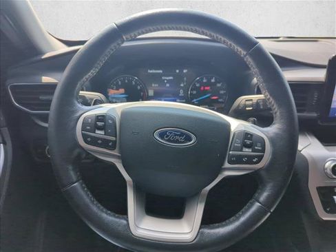Used 2021 Ford Explorer XLT w/ Equipment Group 202A RWD image 21