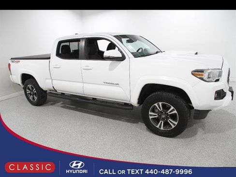 Used 2018 Toyota Tacoma TRD Sport w/ Technology Package image 1