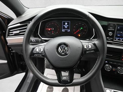 Used 2021 Volkswagen Jetta FWD image 14