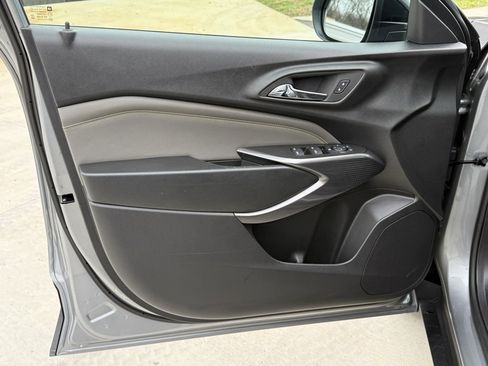 Used 2025 Chevrolet Trax ACTIV w/ Driver Confidence Package image 18