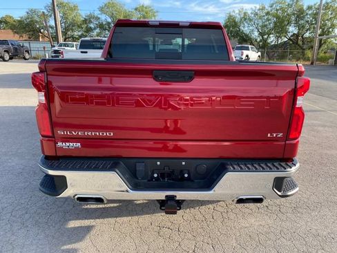 Used 2023 Chevrolet Silverado 1500 LTZ AWD/4WD image 5