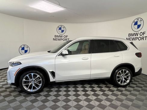 Used 2024 BMW X5 xDrive40i w/ Premium Package AWD/4WD image 6