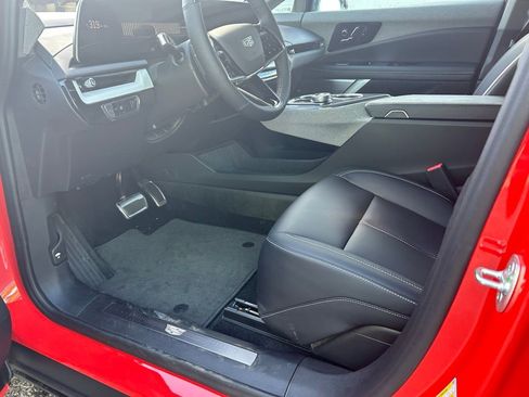 Certified 2025 Cadillac Optiq Sport 1 image 11