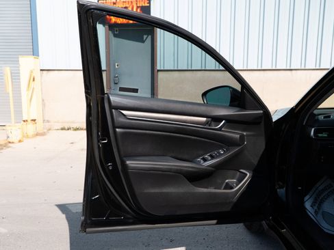 Used 2019 Honda Accord LX image 17