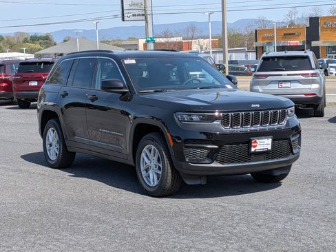 New 2026 Jeep Grand Cherokee Laredo X AWD/4WD image 3