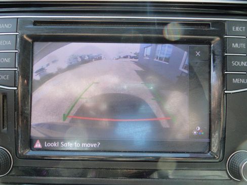 Used 2016 Volkswagen Passat 1.8T SE w/ Lighting Package (P06) FWD image 13