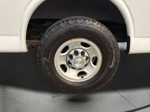 Certified 2021 Chevrolet Express 2500 RWD image 30