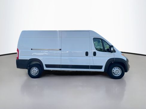 Used 2023 RAM ProMaster 2500 FWD image 3